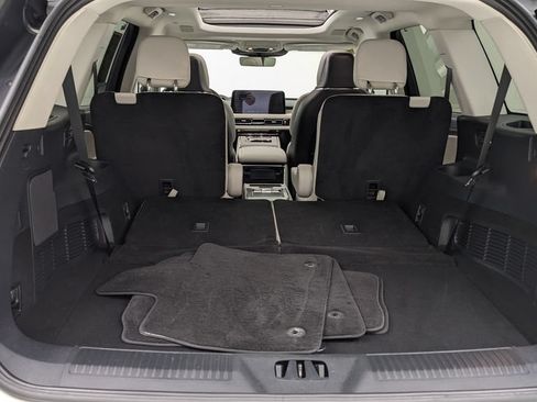Used 2025 Lincoln Aviator Reserve w/ Equipment Group 201A AWD/4WD image 10