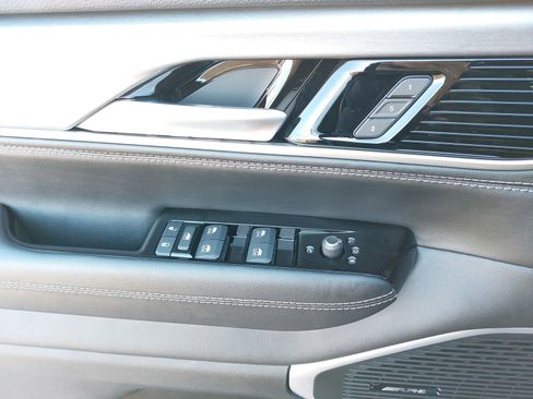 New 2025 Jeep Wagoneer Series II w/ Convenience Group I image 30