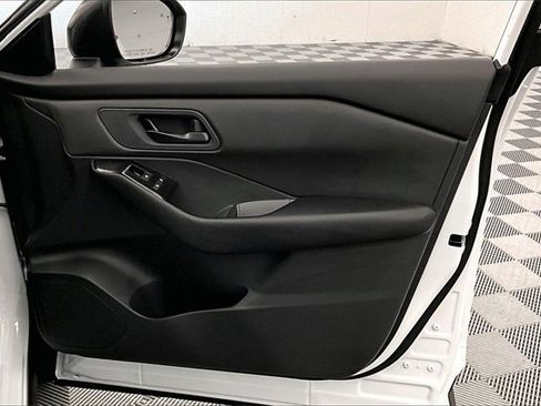 New 2025 Nissan Rogue S image 31