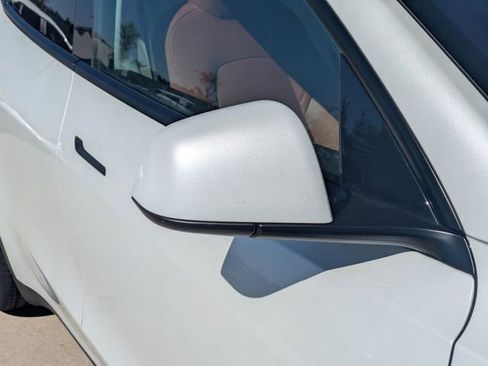 Used 2023 Tesla Model Y Long Range AWD/4WD image 10