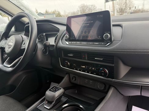 Used 2024 Nissan Rogue SV image 23