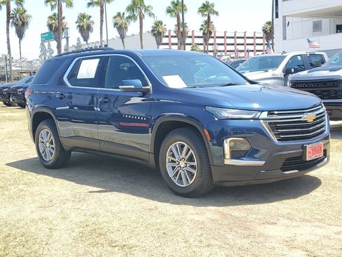 Used 2023 Chevrolet Traverse LT FWD image 3