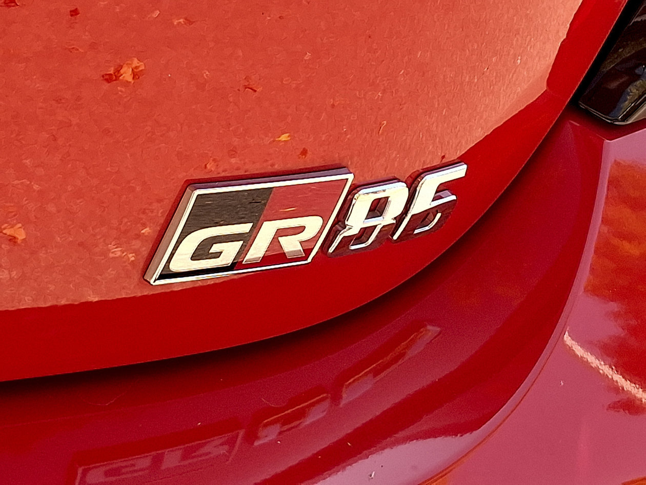 Used 2024 Toyota GR86 Premium RWD image 32