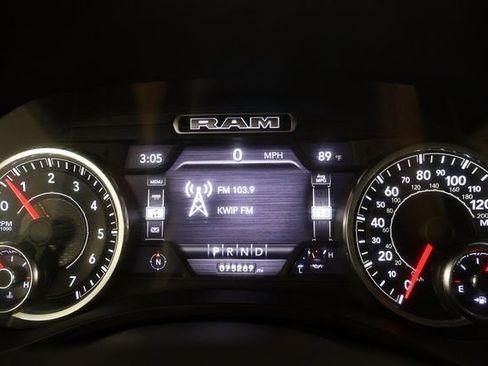 Used 2021 RAM 1500 Laramie AWD/4WD image 17