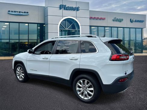 Used 2017 Jeep Cherokee Limited AWD/4WD image 3