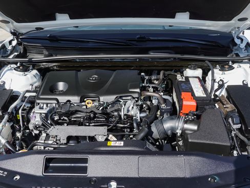Used 2019 Toyota Camry XSE FWD image 15