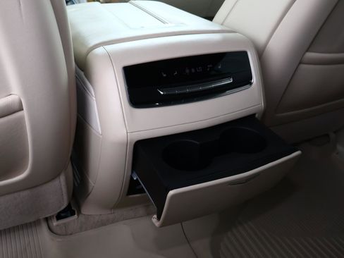 Used 2023 Cadillac Escalade ESV Premium Luxury Platinum w/ Heavy-Duty Trailer Package AWD/4WD image 18