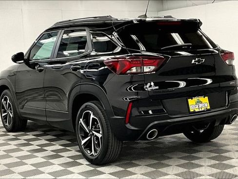 Used 2023 Chevrolet TrailBlazer RS FWD image 3