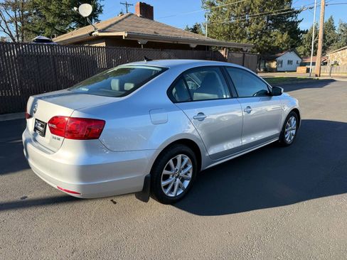 Used 2012 Volkswagen Jetta SE image 4