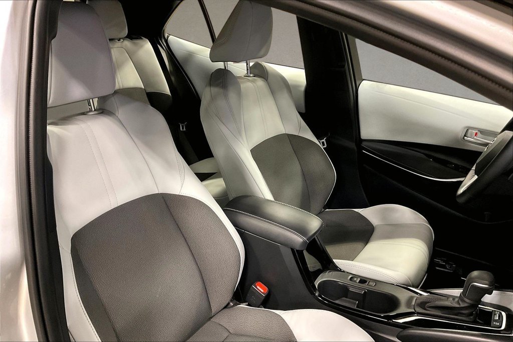 Used 2025 Toyota Corolla XSE FWD image 29