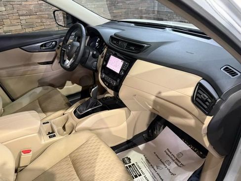 Used 2020 Nissan Rogue SV w/ Premium Package image 25