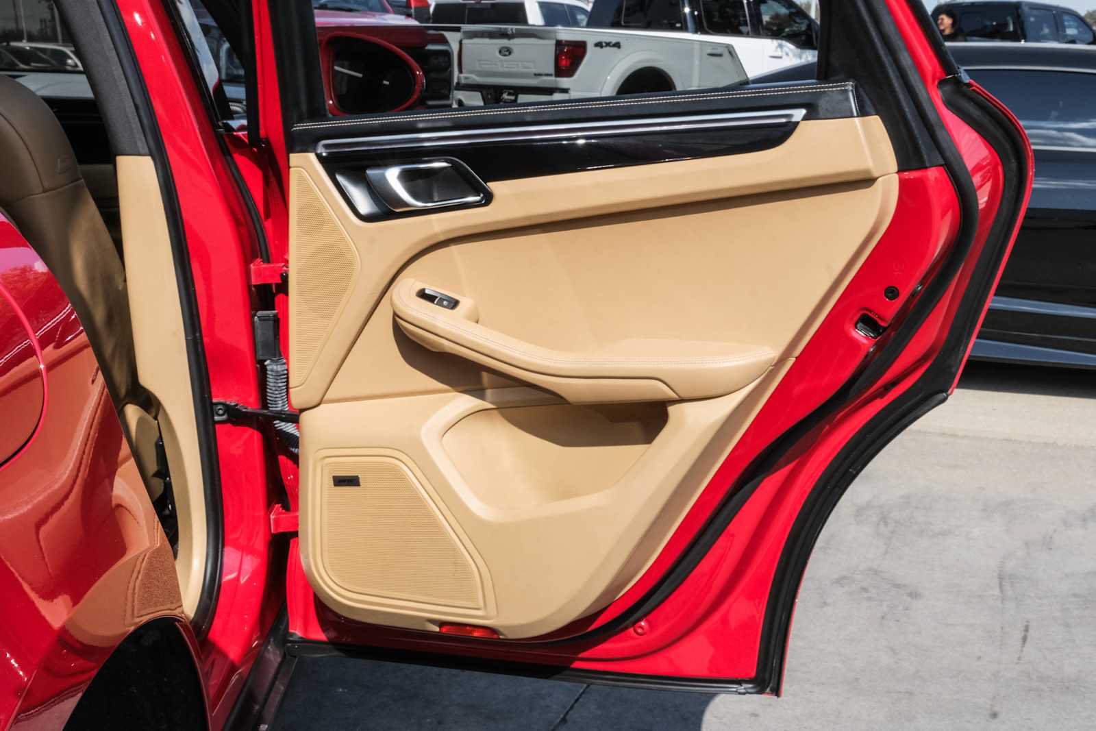 Used 2018 Porsche Macan S AWD/4WD image 42