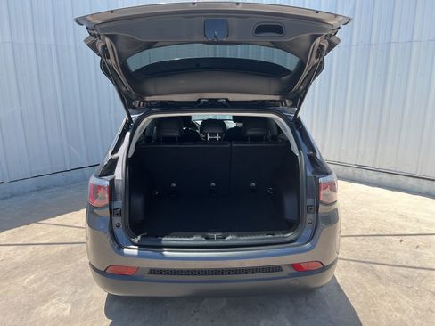 Used 2019 Jeep Compass Latitude FWD image 8
