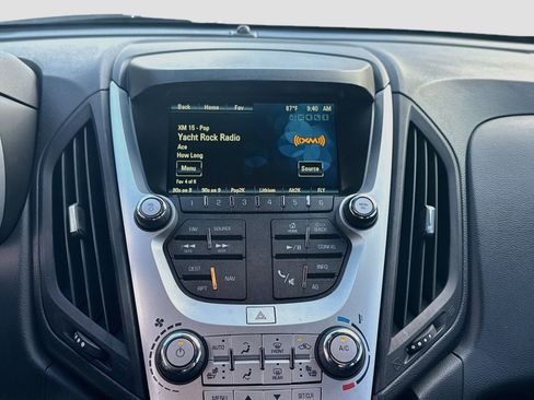 Used 2017 Chevrolet Equinox Premier w/ Enhanced Convenience Package FWD image 10