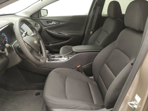 Used 2025 Chevrolet Malibu LS FWD image 17