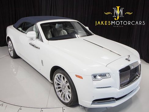 Used 2020 Rolls-Royce Dawn RWD image 16
