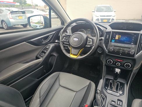 Used 2021 Subaru Crosstrek 2.5i Sport w/ Moonroof Package image 21