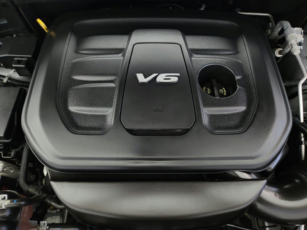 Used 2019 Jeep Grand Cherokee Altitude AWD/4WD image 38