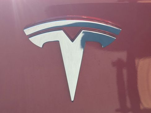 Used 2015 Tesla Model S 85D image 13