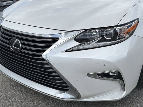 Used 2017 Lexus ES 350 w/ Premium Package FWD image 4