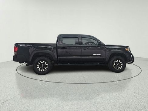 Used 2016 Toyota Tacoma TRD Off-Road AWD/4WD image 4