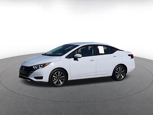 Used 2025 Nissan Versa SV image 7