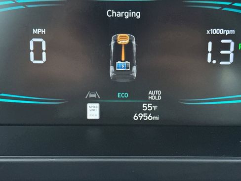 Certified 2025 Hyundai Elantra Blue image 27