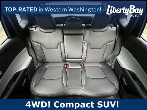 Used 2025 Jeep Compass Latitude image 13