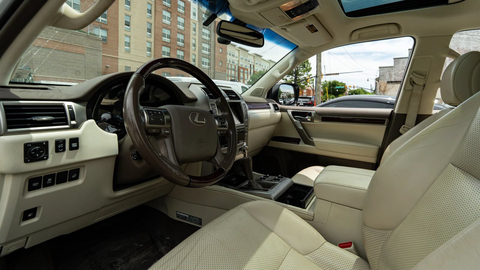 Used 2018 Lexus GX 460 Luxury AWD/4WD image 38