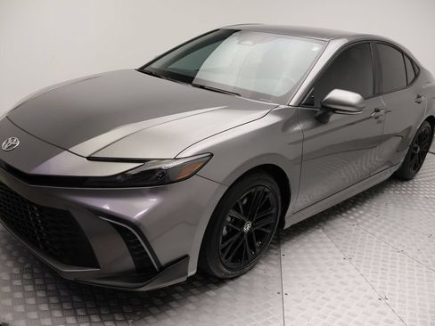 Certified 2025 Toyota Camry SE w/ Convenience Package FWD image 2