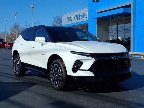 Used 2023 Chevrolet Blazer RS image 2