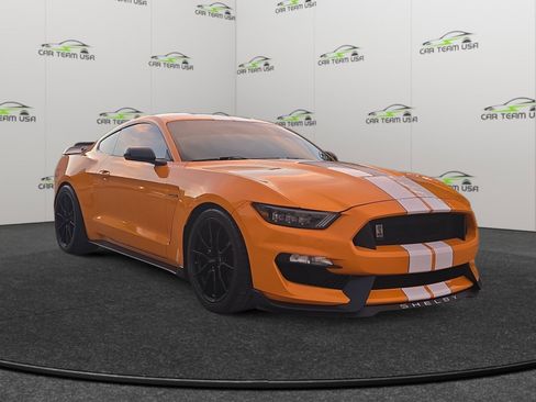 Used 2019 Ford Mustang Shelby GT350 w/ Technology Package image 11
