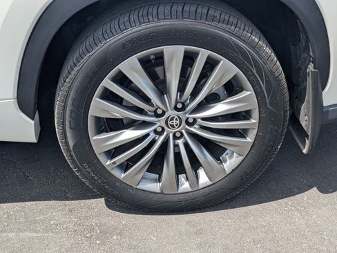 Used 2021 Toyota Highlander Platinum AWD/4WD image 21