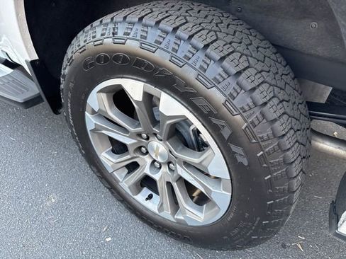 Used 2024 Chevrolet Silverado 1500 High Country w/ Z71 Off-Road Package image 34