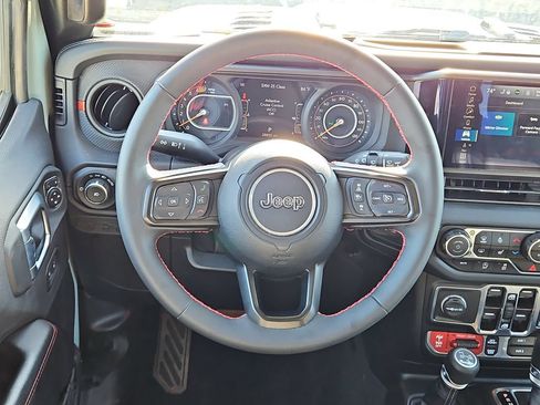 Used 2024 Jeep Wrangler Unlimited Rubicon AWD/4WD image 10