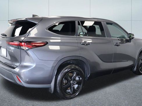 Used 2025 Toyota Highlander Limited AWD/4WD image 8