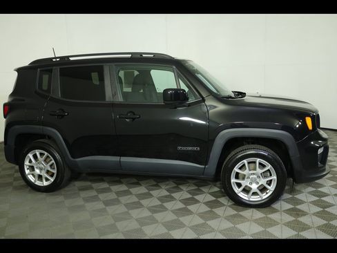Used 2019 Jeep Renegade Latitude w/ Safety & Security Group II image 2