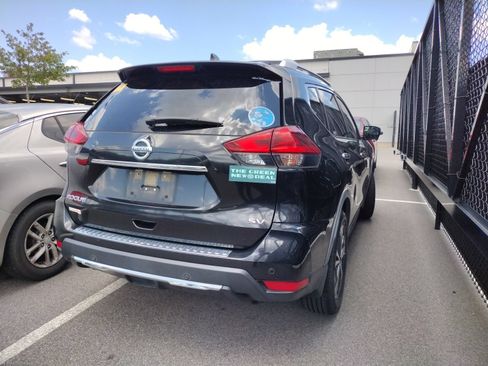 Used 2019 Nissan Rogue SV w/ Premium Package FWD image 5