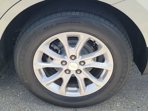 Used 2019 Chevrolet Equinox LT FWD image 8
