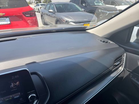 Used 2025 Nissan Rogue SV AWD/4WD image 37