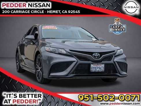 Used 2022 Toyota Camry SE image 1