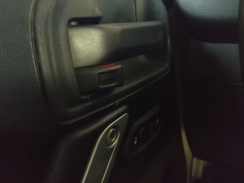 Used 2017 Jeep Wrangler Unlimited Sahara w/ Dual Top Group image 27