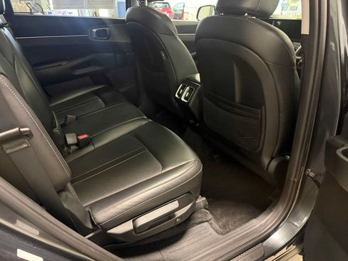 Used 2023 Kia Sorento S w/ Panoramic Sunroof Package AWD/4WD image 26