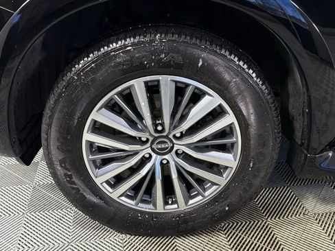 Used 2022 Nissan Armada SV w/ SV Appearance Package image 11