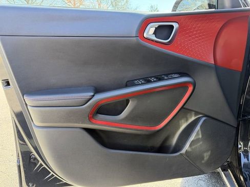 Certified 2023 Kia Soul GT-Line image 9