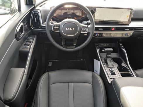 Used 2025 Kia Sorento EX w/ Panoramic Sunroof Package FWD image 14