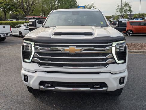 Certified 2024 Chevrolet Silverado 2500 High Country w/ High Country Premium Package image 3