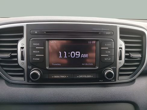 Used 2018 Kia Sportage LX image 12