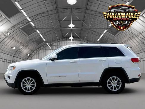 Used 2014 Jeep Grand Cherokee Laredo w/ 18" Wheel & 8.4" Radio Group AWD/4WD image 8