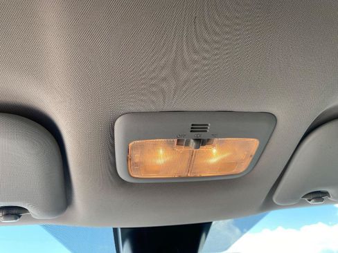 Used 2019 Toyota Corolla SE FWD image 34